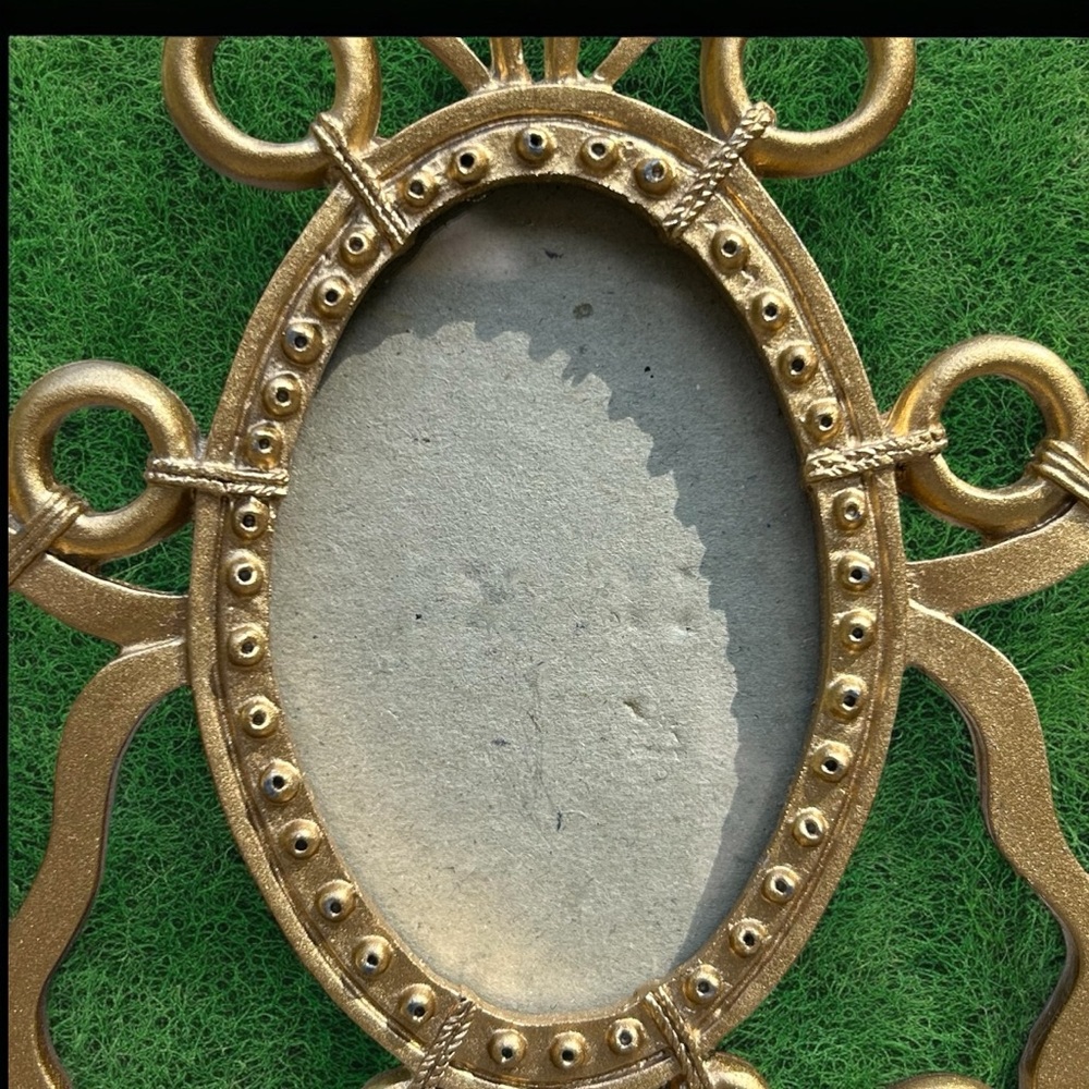 Vintage Cast Iron Butterfly Frame Retro Gold Tone Oval Photo - Picture 6 of 9